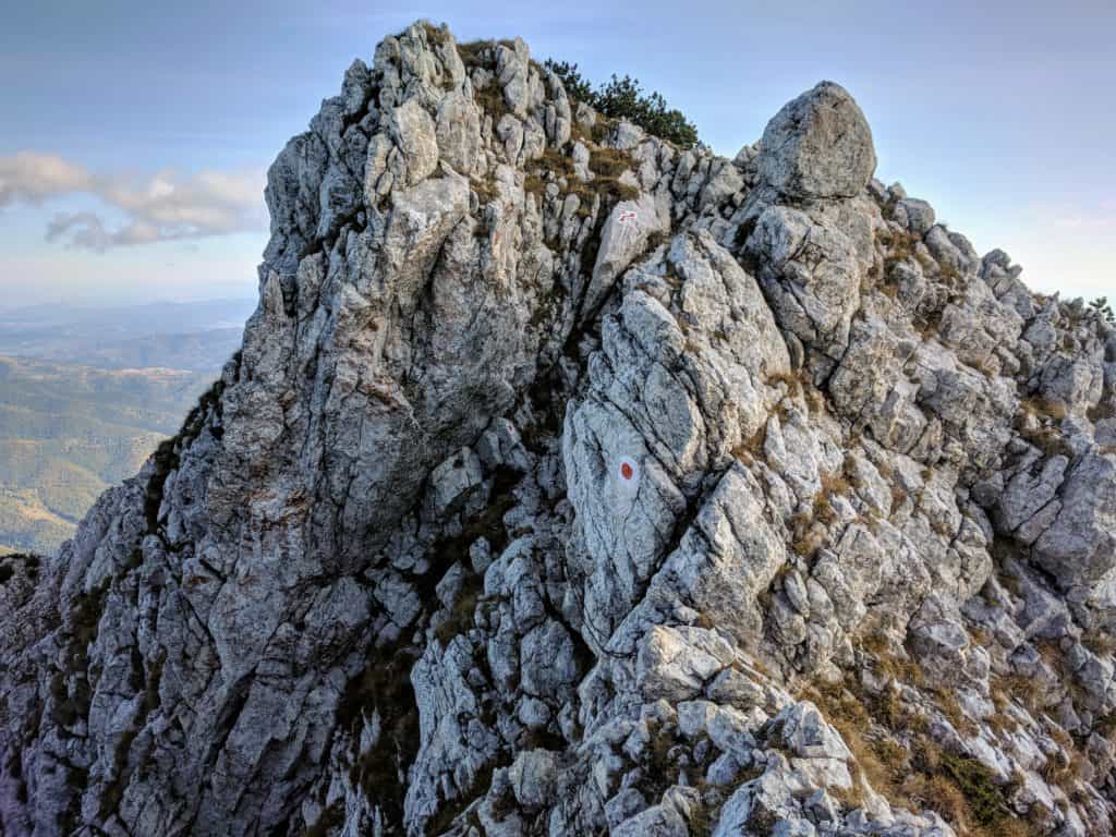 Pe creastă sunt multe zone unde trebuie să te cațeri