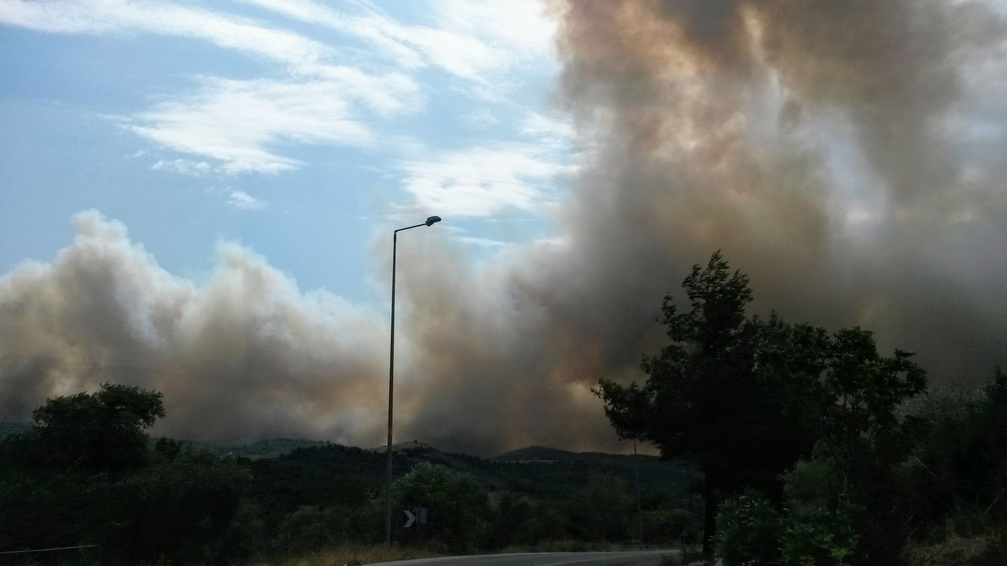 Thasos în flăcări. Focul a început pe 10 septembrie 2016