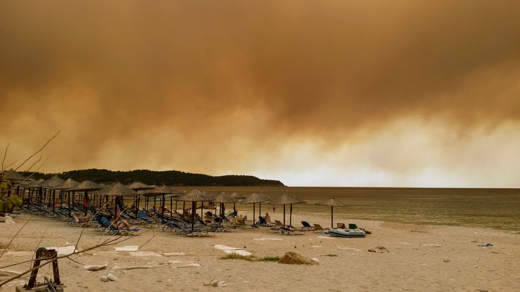 Thasos în flăcări. Focul a început pe 10 septembrie 2016