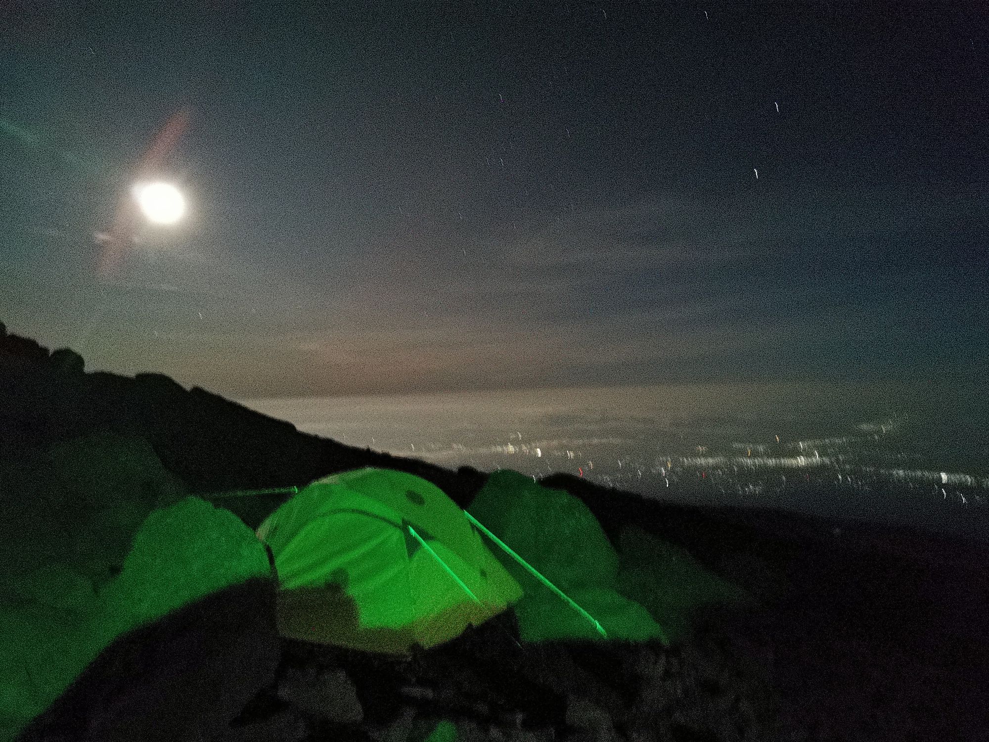 Plimbare pe Kilimanjaro. Vârful Uhuru (5895 m) - cel mai înalt din Tanzania