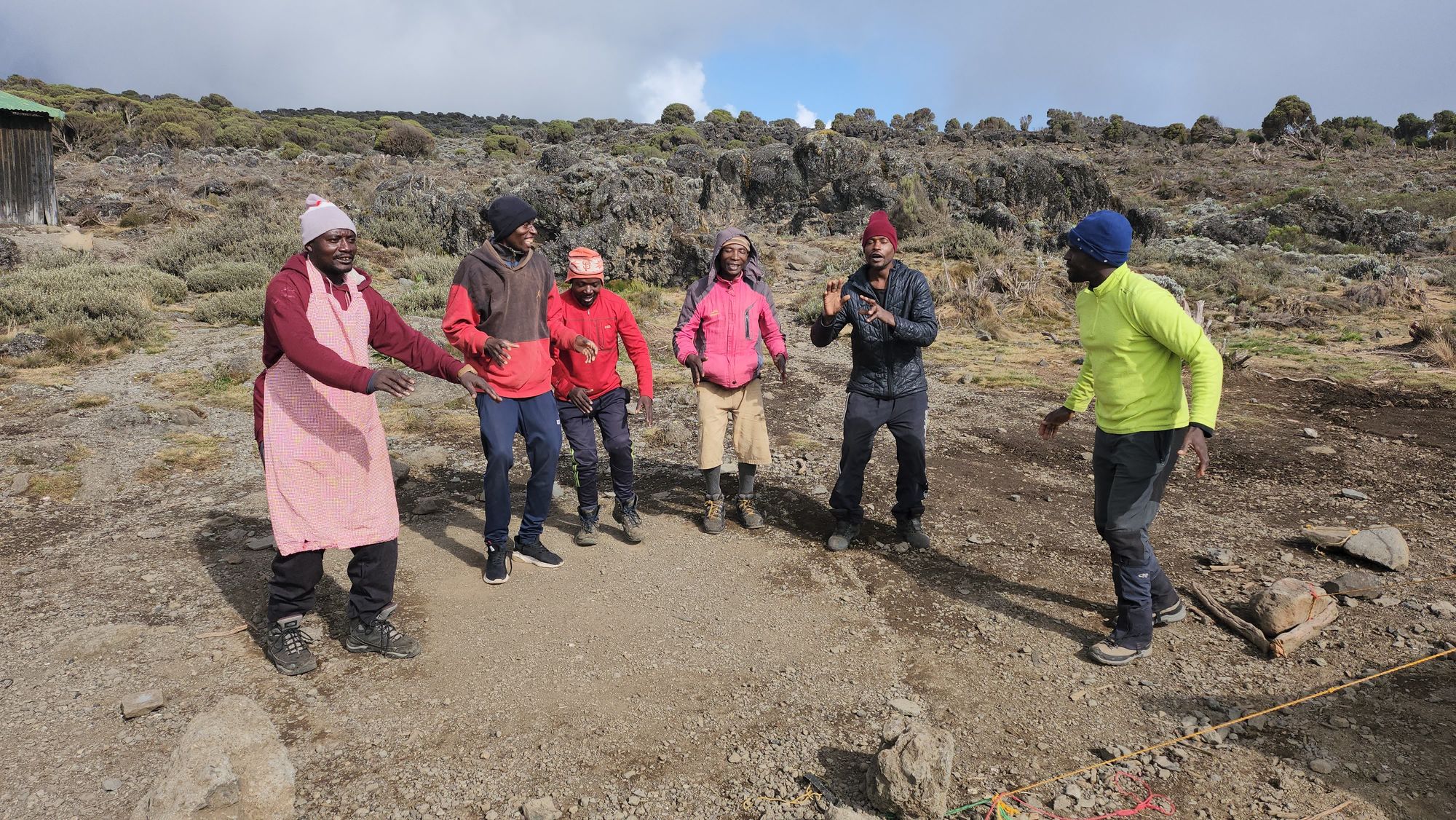 Plimbare pe Kilimanjaro. Vârful Uhuru (5895 m) - cel mai înalt din Tanzania