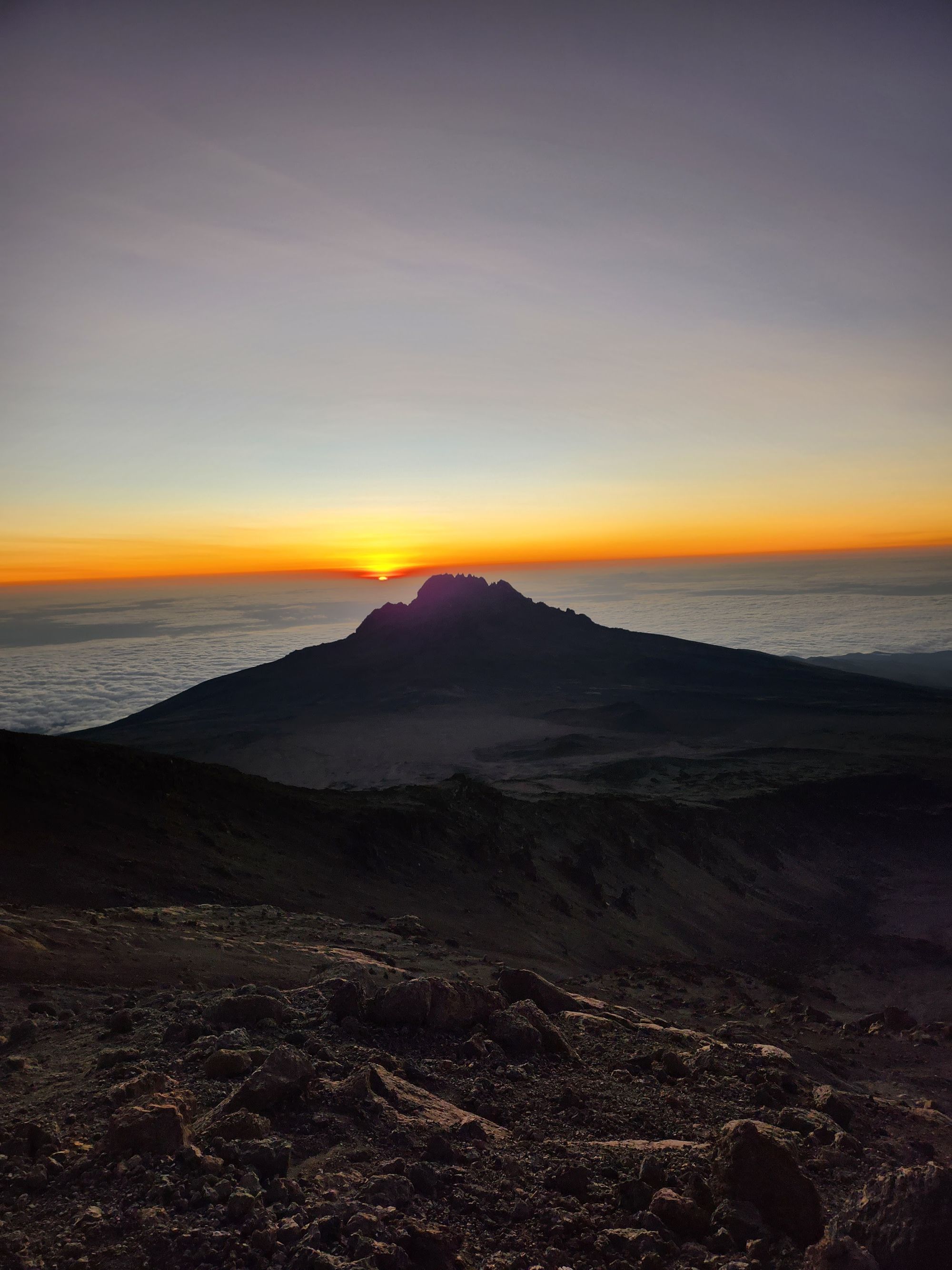 Plimbare pe Kilimanjaro. Vârful Uhuru (5895 m) - cel mai înalt din Tanzania