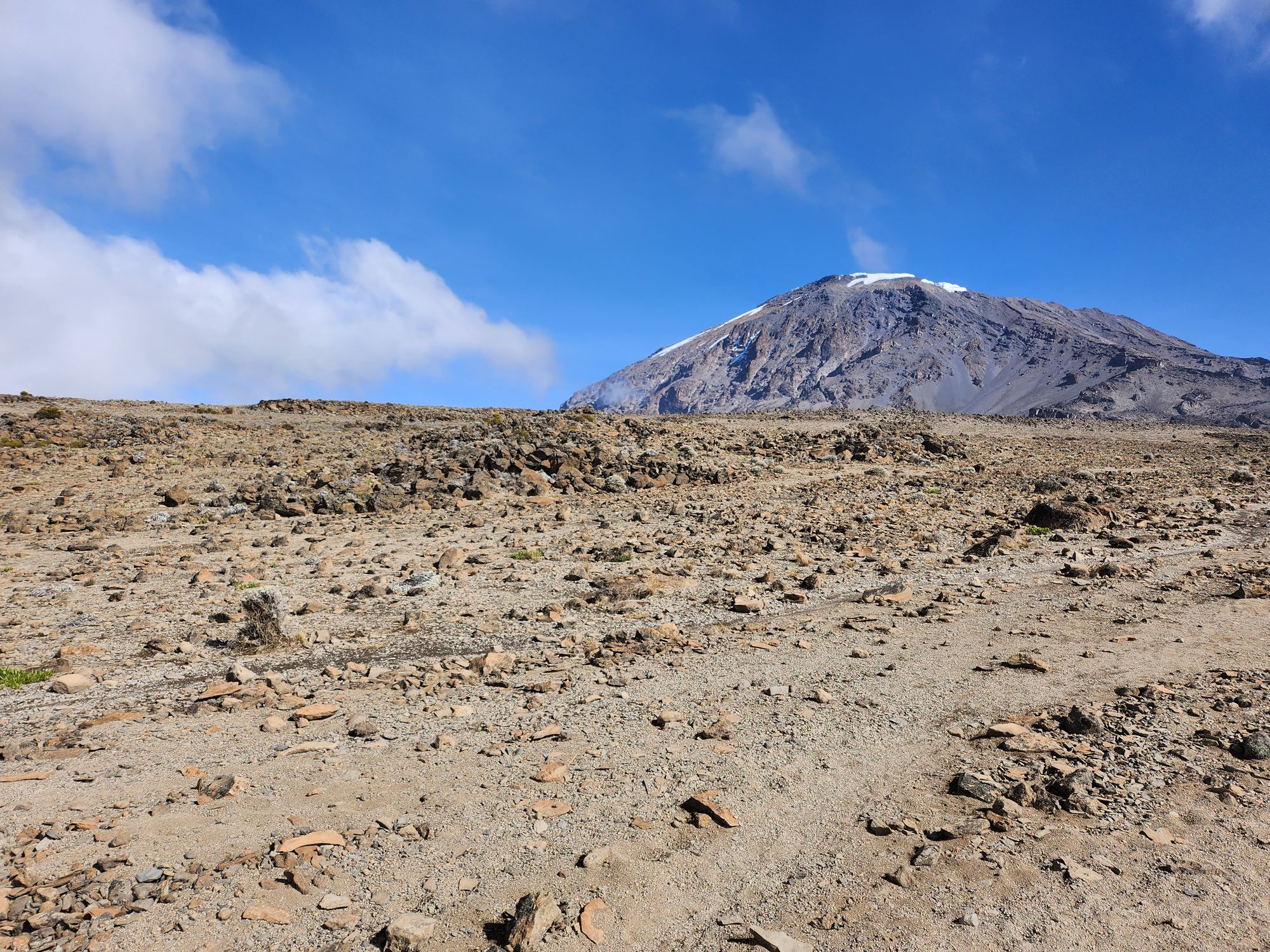 Plimbare pe Kilimanjaro. Vârful Uhuru (5895 m) - cel mai înalt din Tanzania