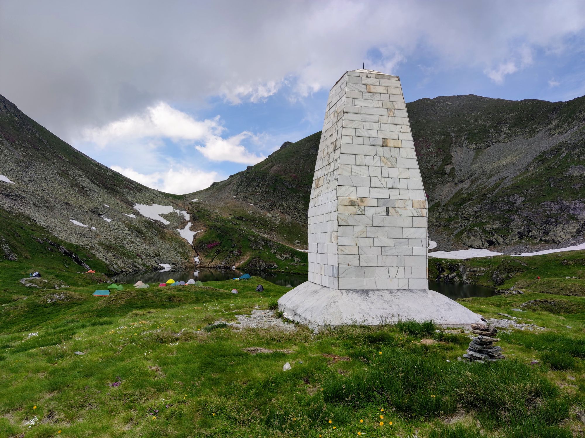 Circuit de o zi în Munții Făgăraș: Fereastra Zmeilor - Piciorul Caprei - Acul Revolver - Vf. Capra - Vf. Vânătoarea lui Buteanu - Lacul Capra