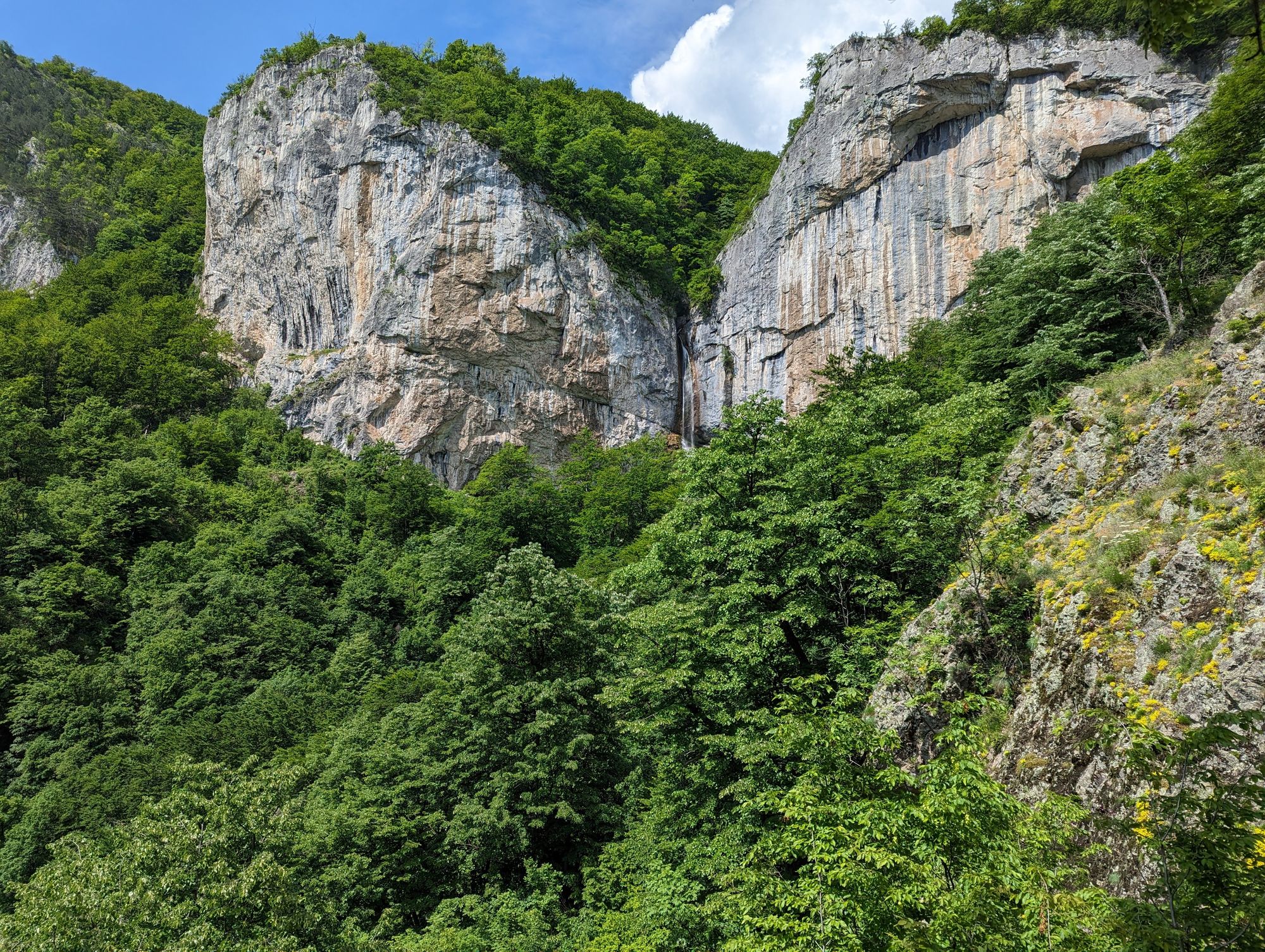 Cascada Vânturătoarea, Munții Cernei