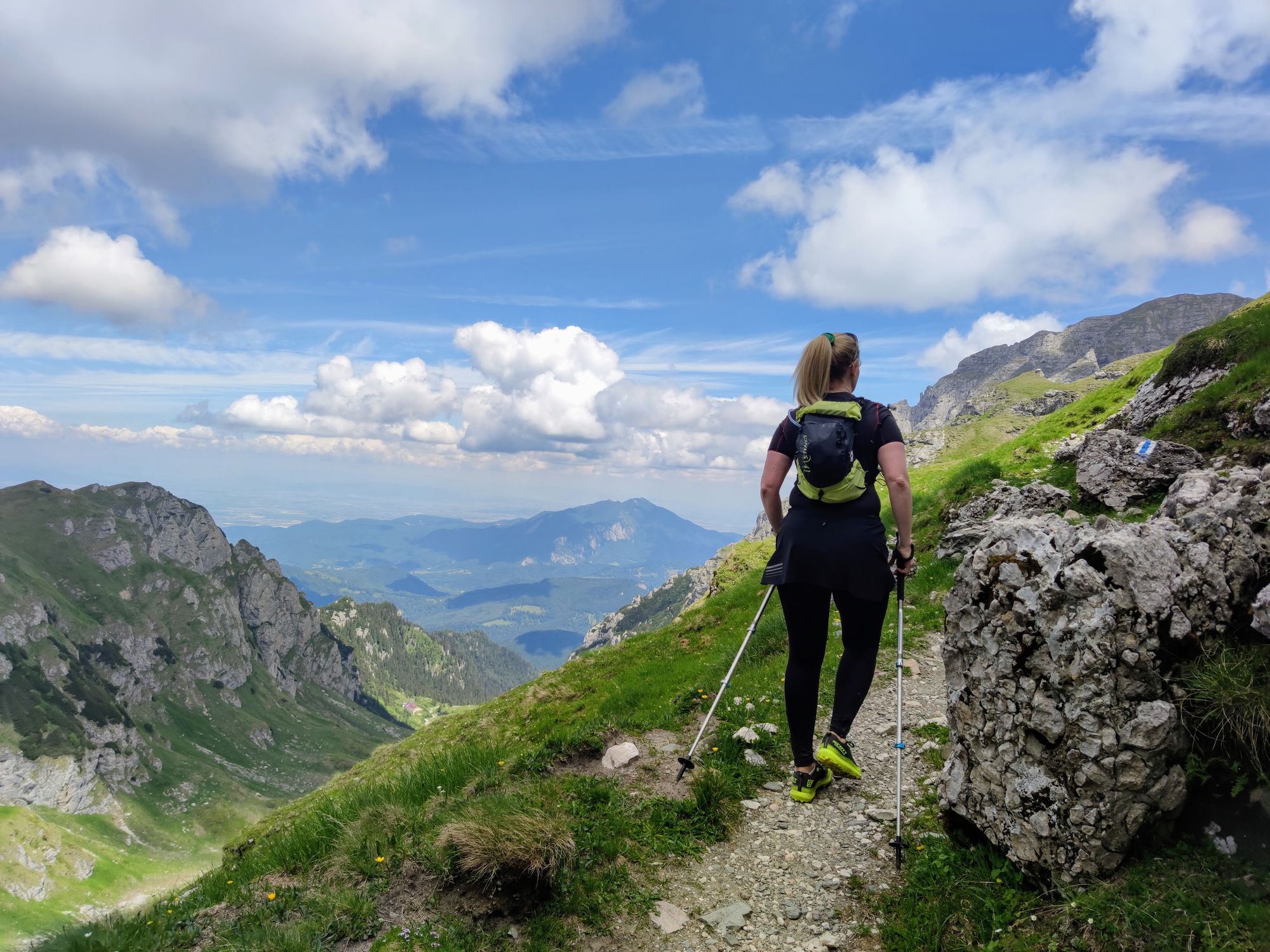 Bușteni - Mălăiești - Omu - Șaua Strungă - Padina - Piatra Arsă - Jepii Mari. 44 km, 2700 m+