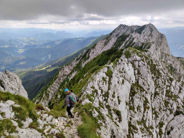 Circuit pe creasta Pietrei Craiului: Plaiul Foii - La Lanțuri - Creasta Sudică - Cerdacul Stanciului - Marele Grohotiș